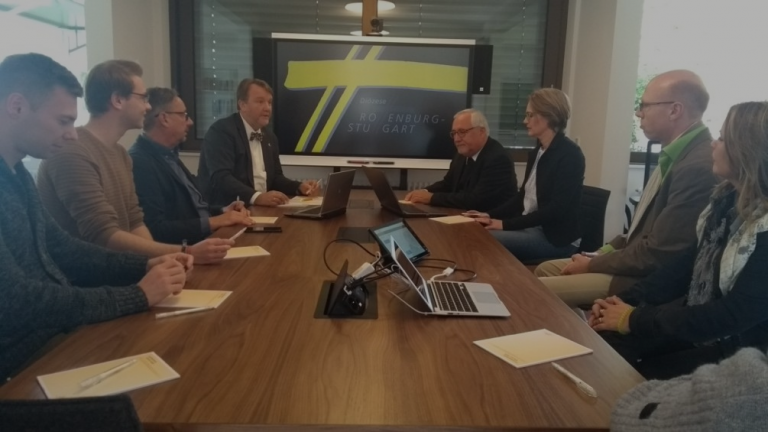Aufbau einer Kommunikationsstrategie und eines Medienzentrums